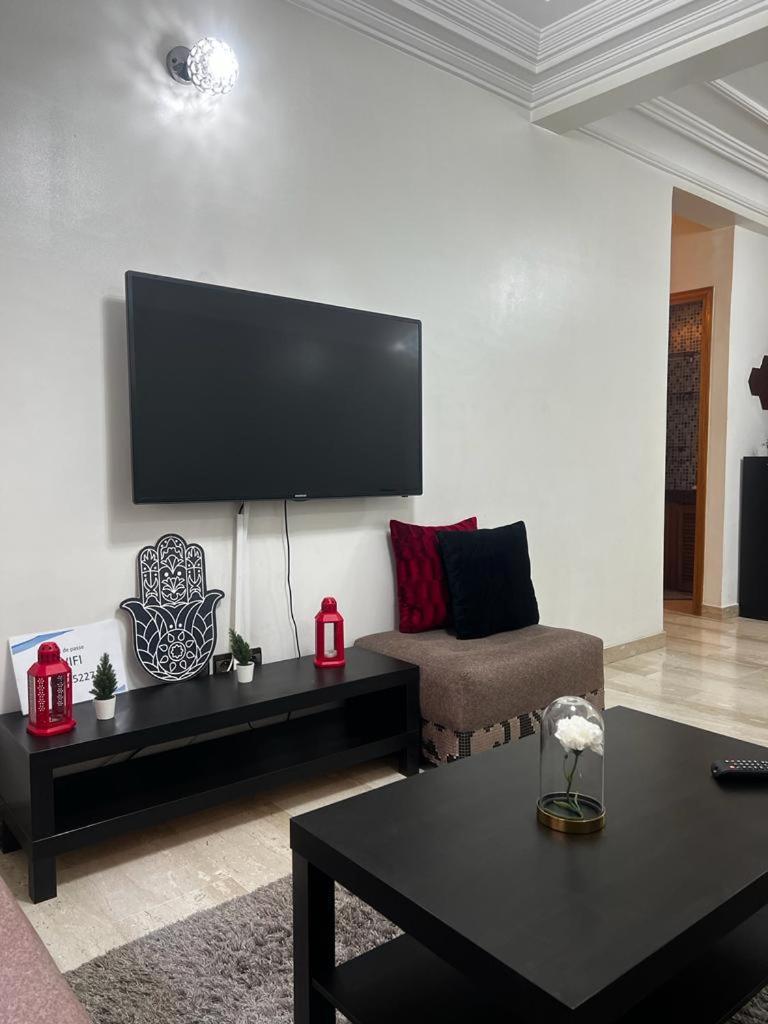 Apartment Chic &